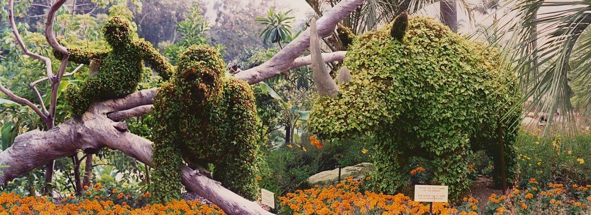 Cliff Finch's Topiary Zoo